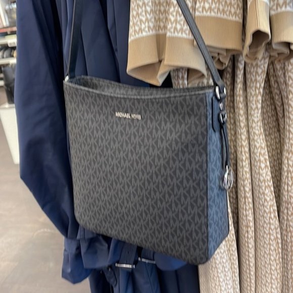 Michael Kors Jet Set Travel Large Messenger Crossbody Bag Black - Picture 14 of 16